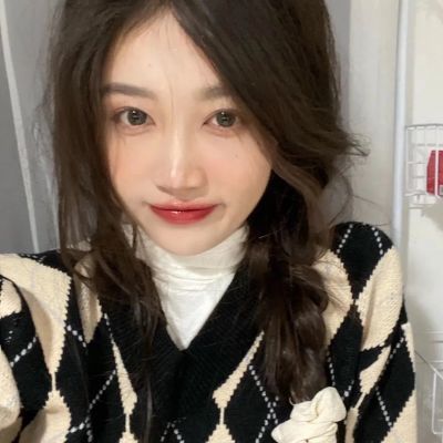 2025头像女生高级真人图片