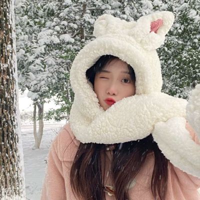 冬天雪地帽子女生头像