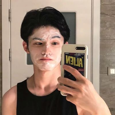 2025男生最火微信头像图片超酷真人