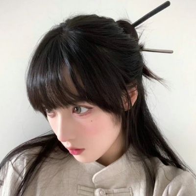2025独一无二的头像女生真人高清图片