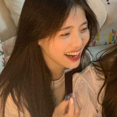 2025头像女露脸真人高清图片