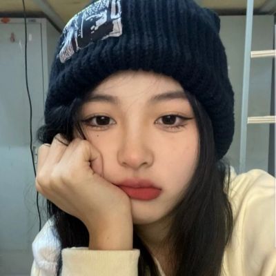 2025最火最潮的女头可爱青春照片