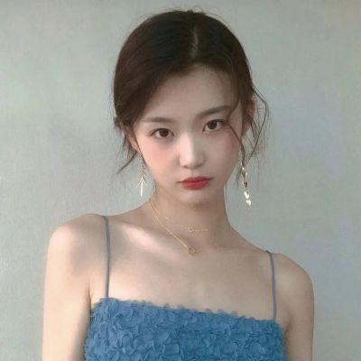 2025年优质女生头像图片