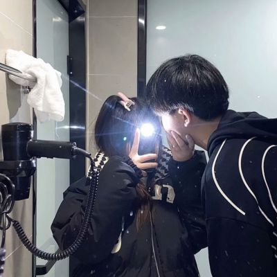 2025新版情侣头像一对两张真人高清图片