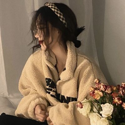 高级捧花女生头像
