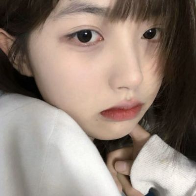2025最火最潮的女头可爱青春照片