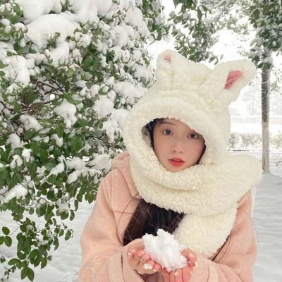 冬天雪地帽子女生头像