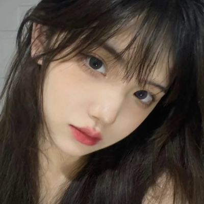 女生真人头像图片近脸