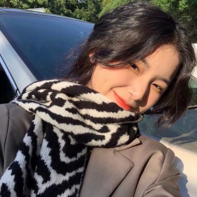 2025个性耐看头像女生真人高清图片