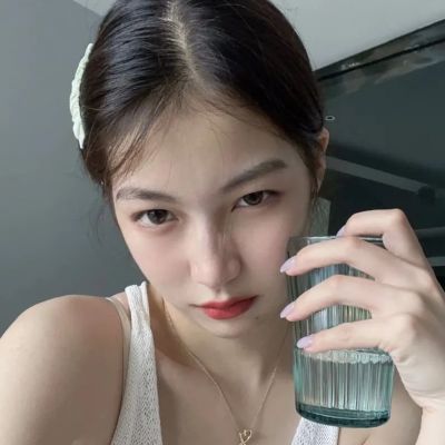温柔女生头像真人ins风格图片