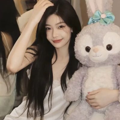 2025独一无二的头像女生真人高清图片
