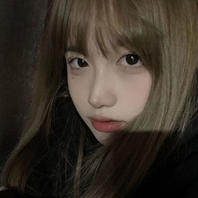 女生真人头像图片近脸
