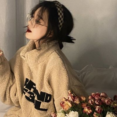 高级捧花女生头像