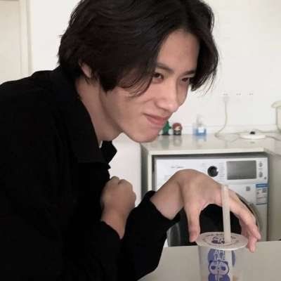 ins风男生帅气复古文艺头像