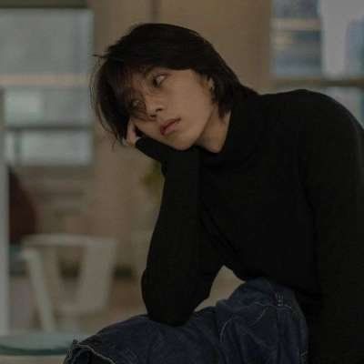ins风男生帅气复古文艺头像