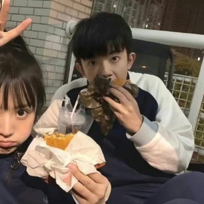 2025抖音情侣头像一对两张真人高清图片