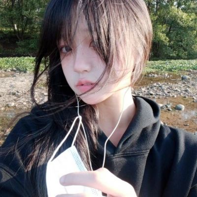 2025最火最潮的女头可爱青春照片