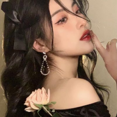 高级捧花女生头像