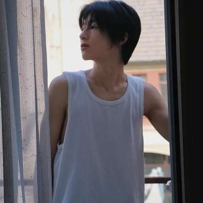 ins风男生帅气复古文艺头像