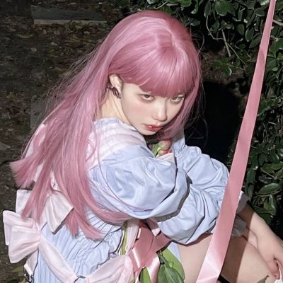 高级捧花女生头像