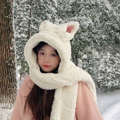 冬天雪地帽子女生头像