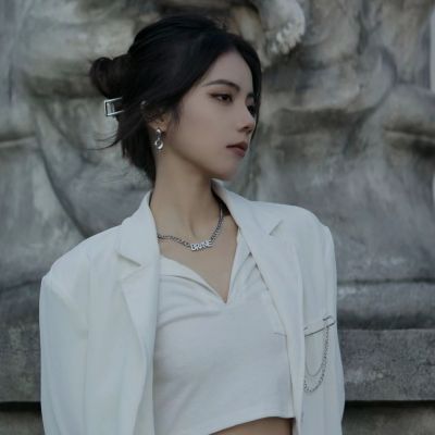 氛围感真人头像女小众