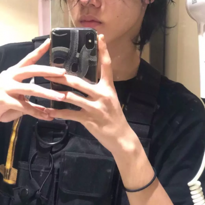 2025男生最火微信头像图片超酷真人
