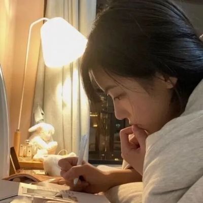 温柔女生头像真人ins风格图片