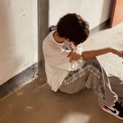 男生真人侧脸头像