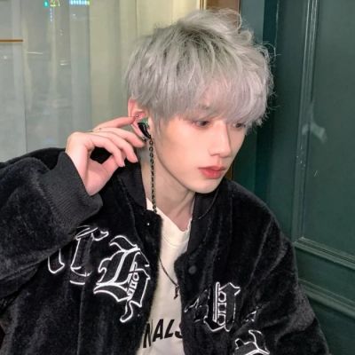 深情男生真人高清头像