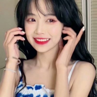 2025单人真人小众时尚女头图片