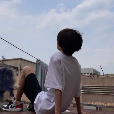 男生真人侧脸头像
