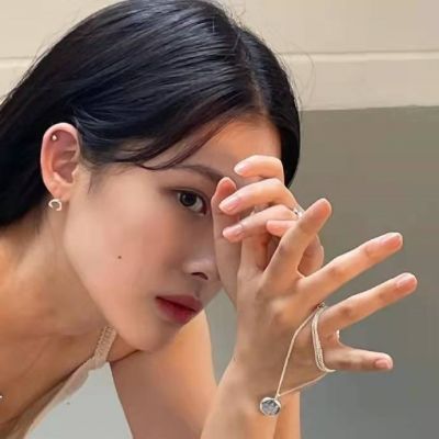 ins小众高级女生头像图片真人气质