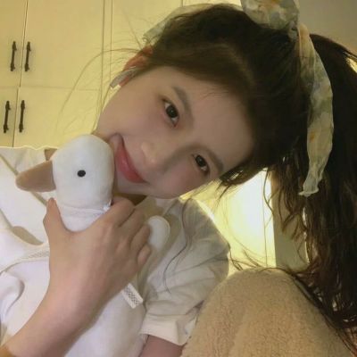 2025头像女治愈系真人高清照片