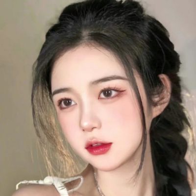 2025单人真人小众时尚女头图片