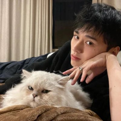 深情男生真人高清头像