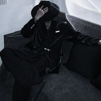 超酷黑色系男生头像