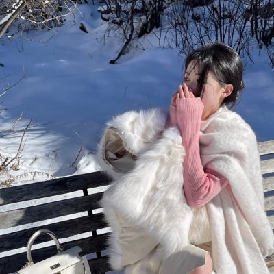 冬季氛围感女头像