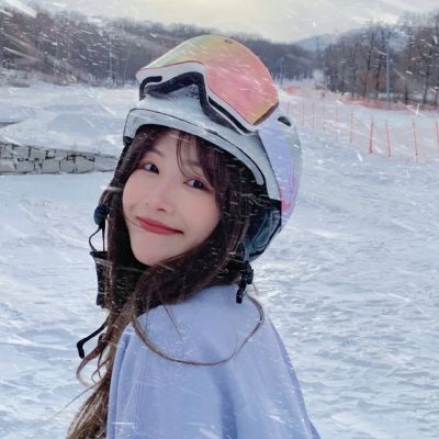 冬季氛围感女头像
