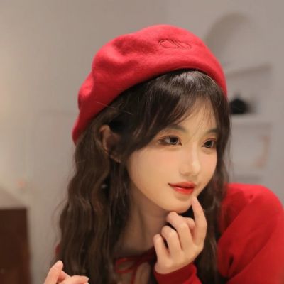 高级感满满的红色系女头像图片