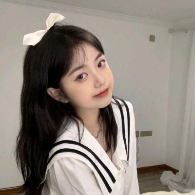 特别火的网图真人女生头像