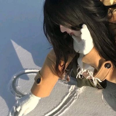 冬日女生头像真人高清图片