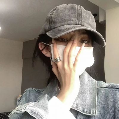 冷淡系头像女