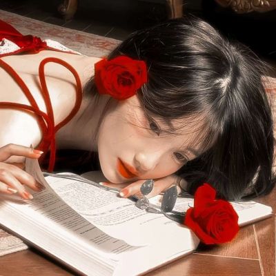 冷淡系头像女
