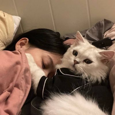 冷淡系头像女