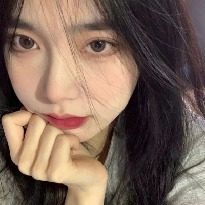 冷淡系头像女