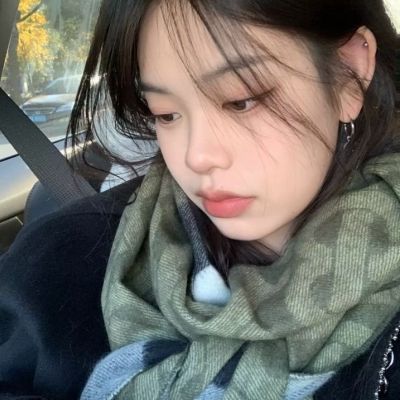 冷淡系头像女