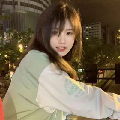 真人背景头像2025新款女