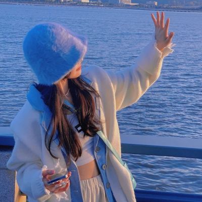 小众高级质感真人氛围女头图片