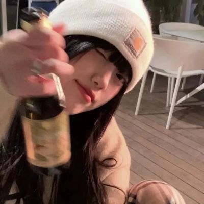 小众高级质感真人氛围女头图片